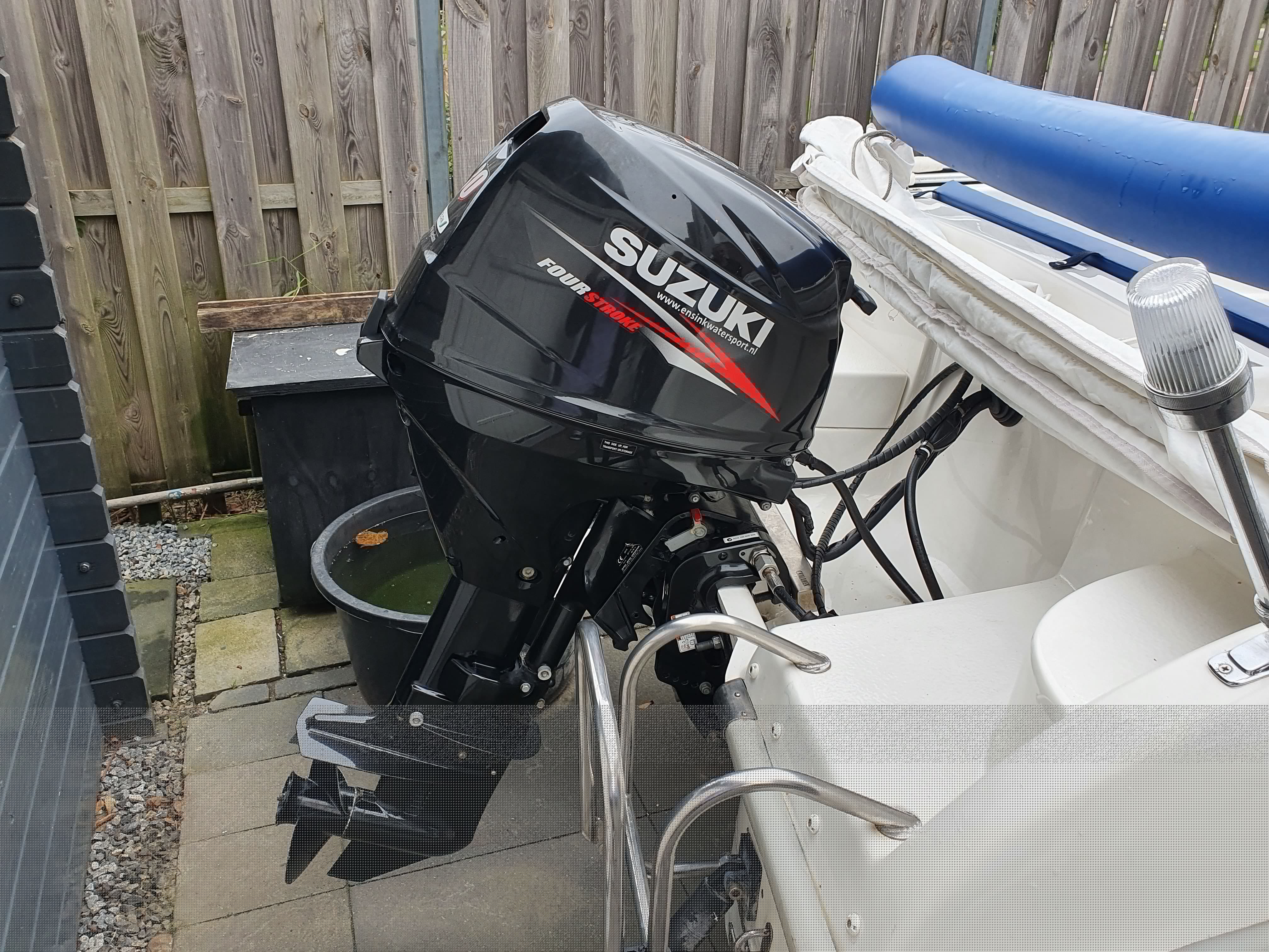 susuki motor van de boot